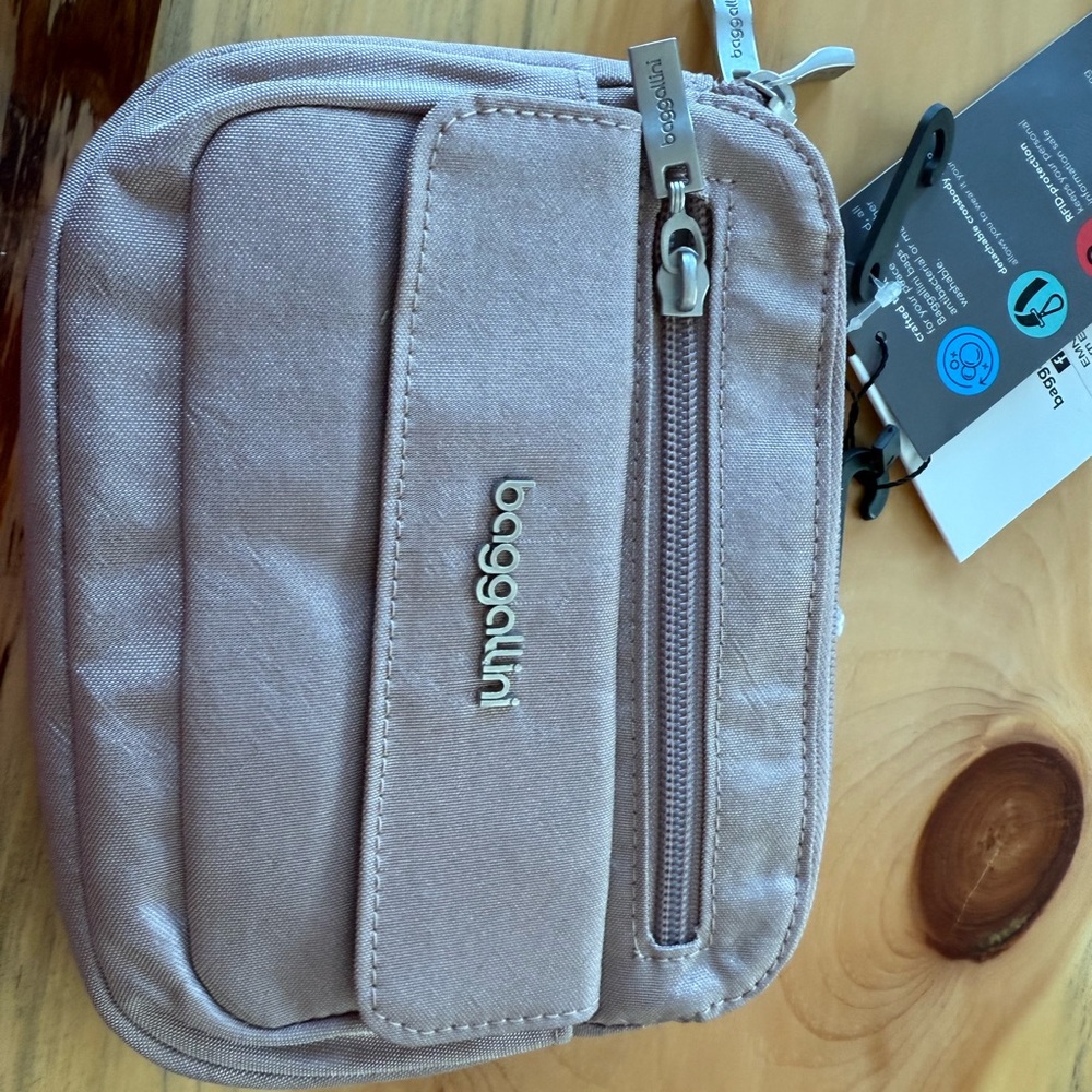 Baggallini Light Pink Belt Bag